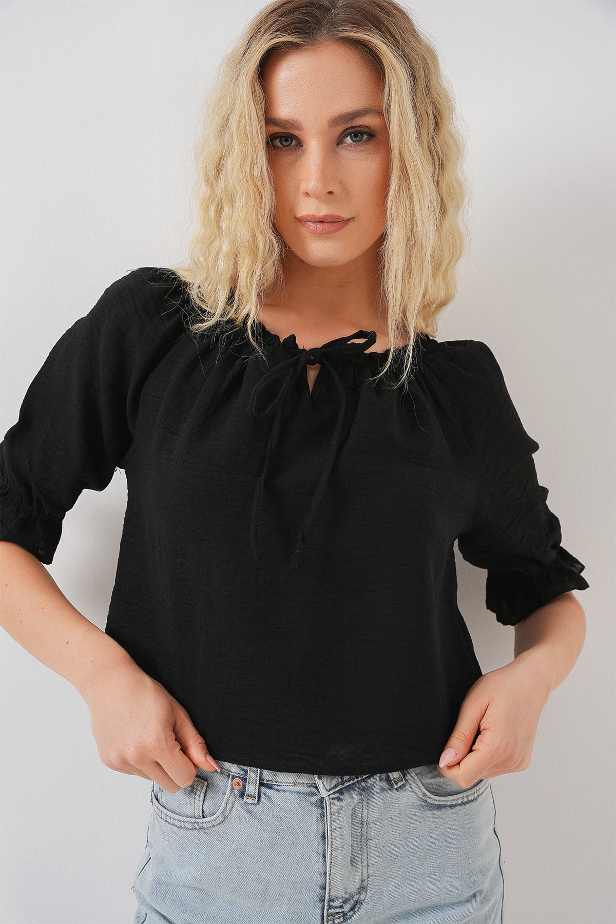 Image of Kadın Yakası Fırfır Detaylı Bluz 959 - Siyah