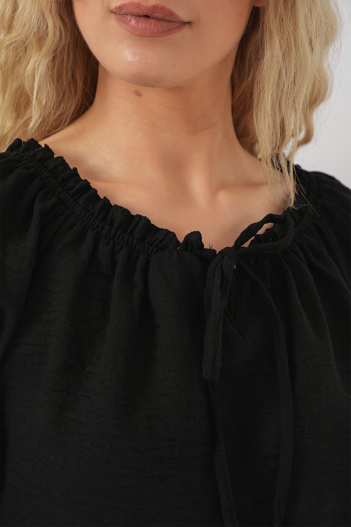 Image of Kadın Yakası Fırfır Detaylı Bluz 959 - Siyah
