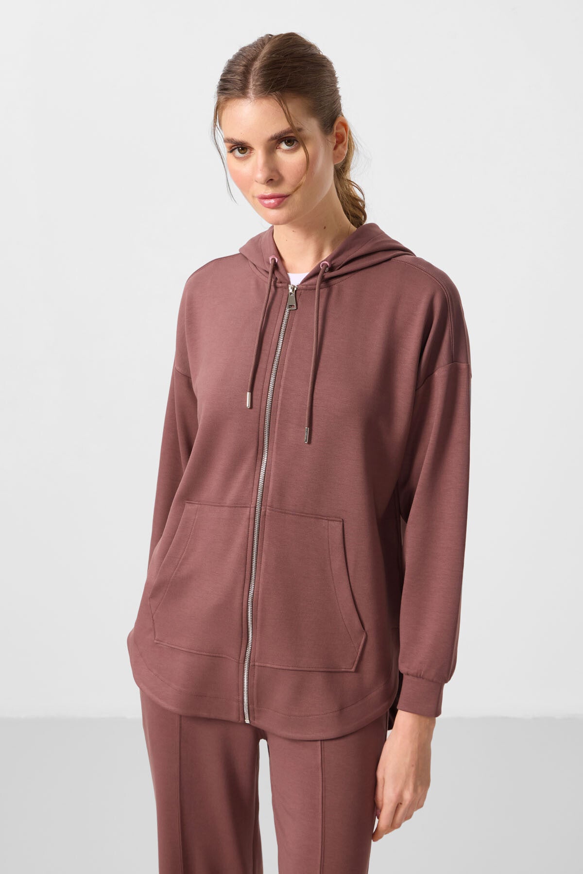 Image of Kahverengi Yumuşak Dokulu Kapüşonlu Oversize Kadın Tunik Sweatshirt - 97302