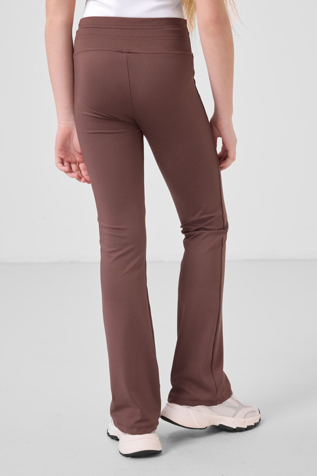 Image of Kahverengi Esnek Standart Fit Basic Performans İspanyol Paça Kız Çocuk Tayt - 75193