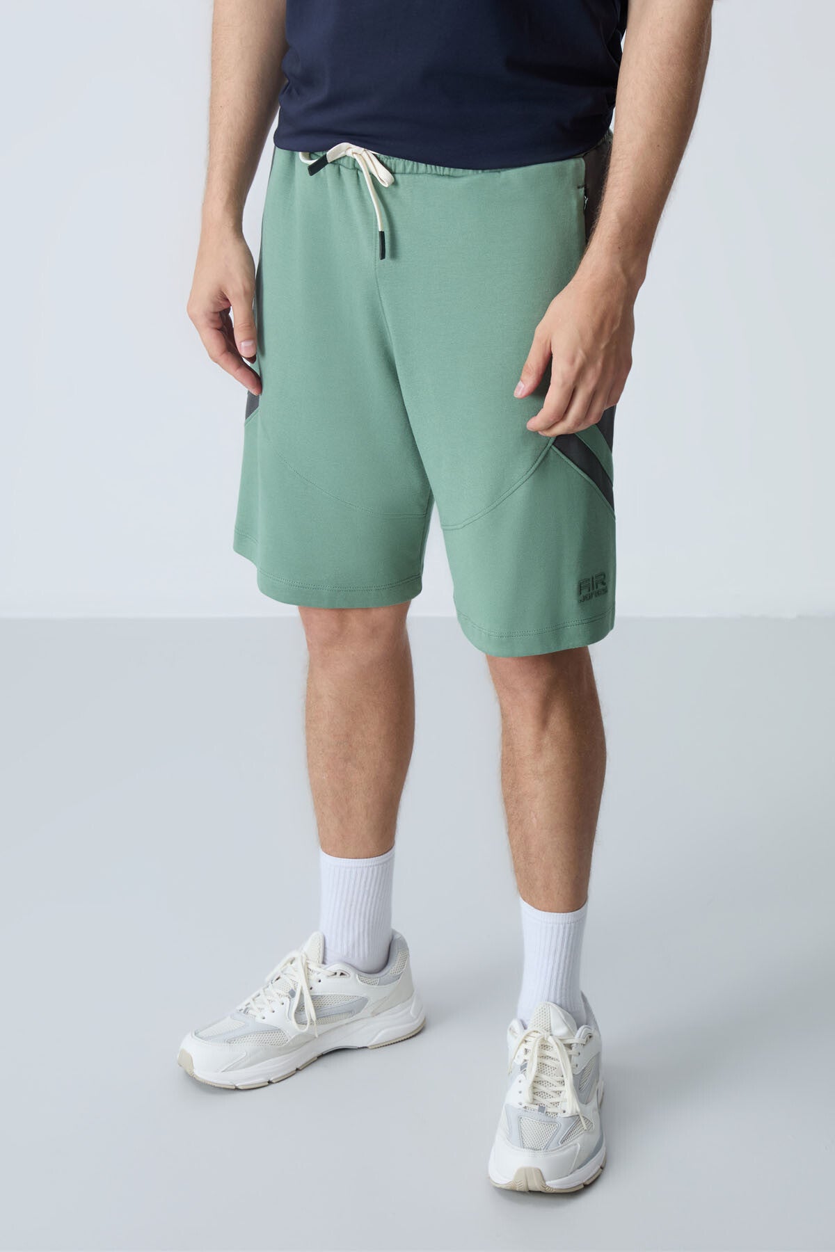 Image of Açık Yeşil Pamuklu Kalın Yumuşak Dokulu Standart Fit Basic Erkek Şort  - 81281