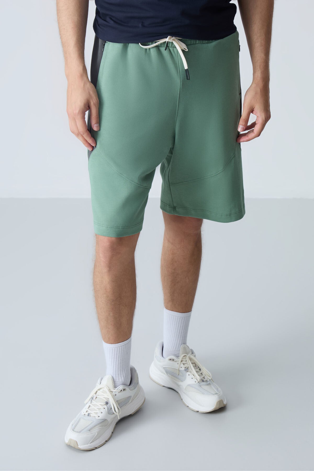Image of Açık Yeşil Pamuklu Kalın Yumuşak Dokulu Standart Fit Basic Erkek Şort  - 81281