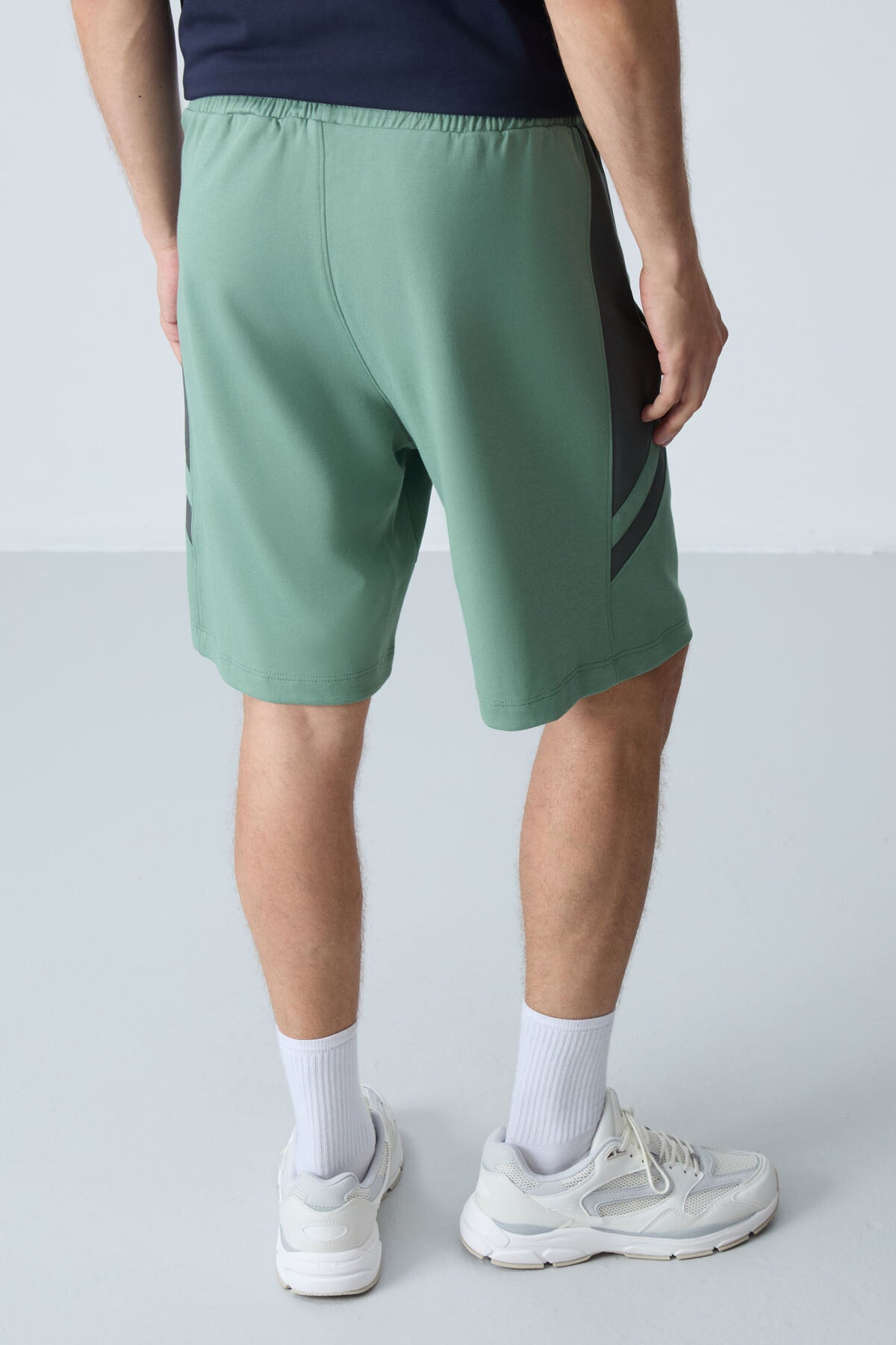Image of Açık Yeşil Pamuklu Kalın Yumuşak Dokulu Standart Fit Basic Erkek Şort  - 81281