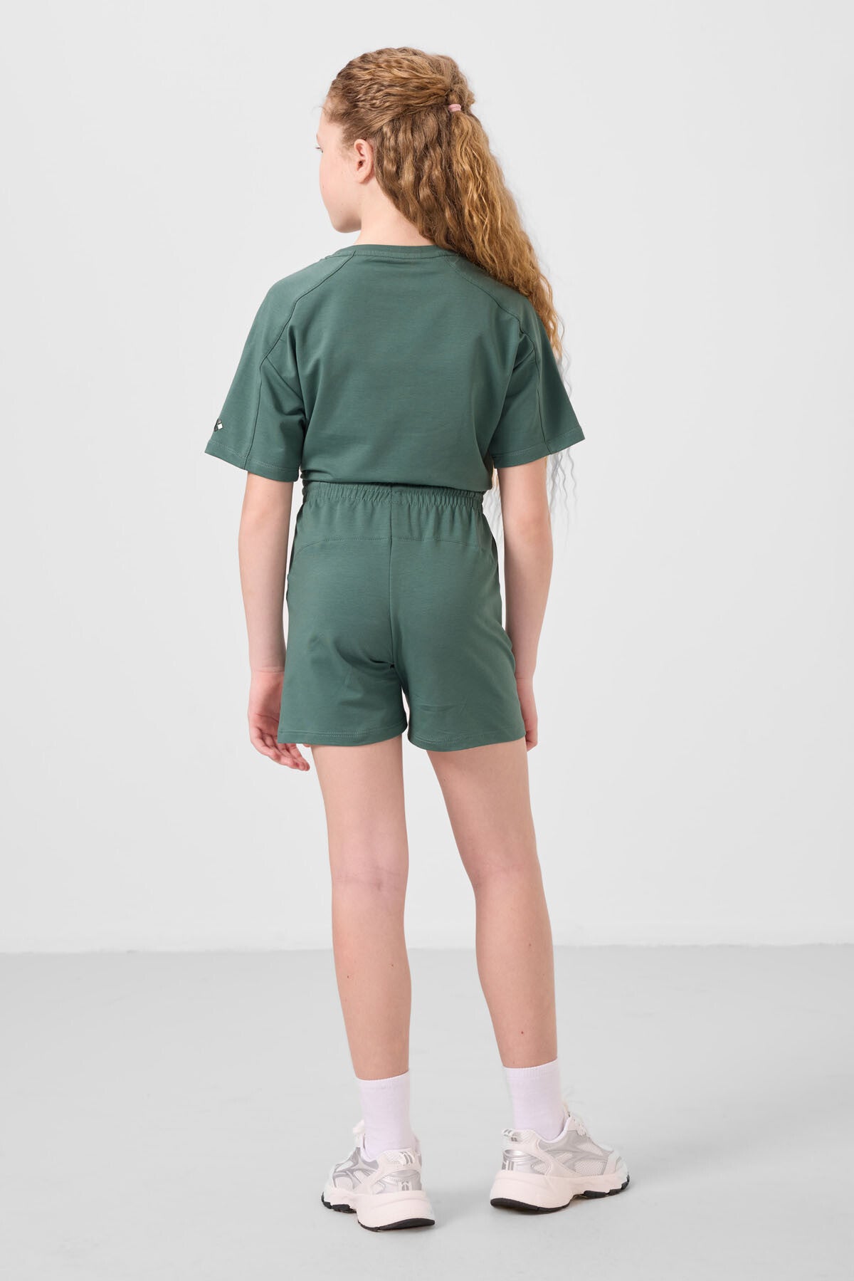 Image of Açık Yeşil Pamuklu Yumuşak Dokulu Standart Fit Basic Kız Çocuk Şort Takım - 75184
