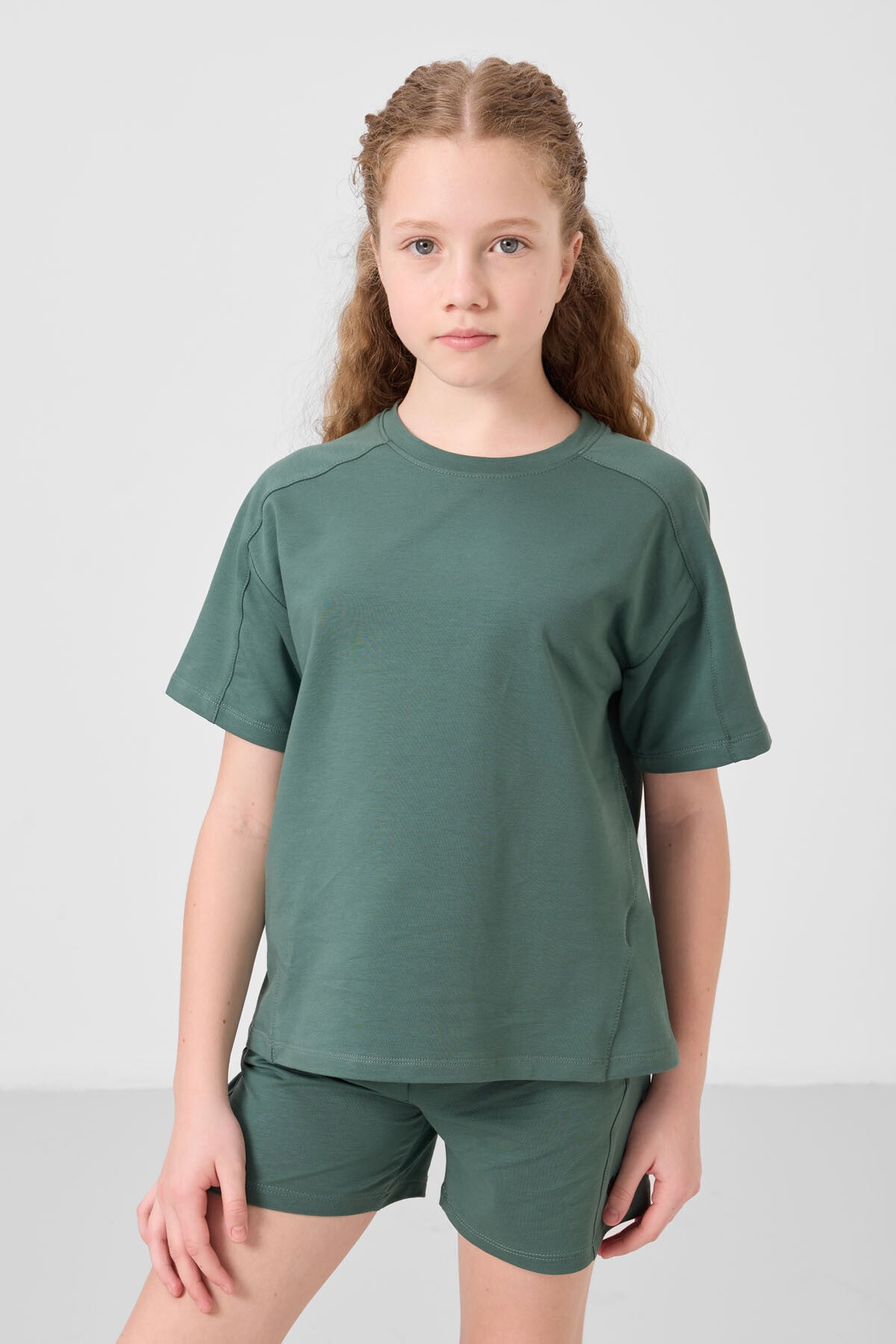 Image of Açık Yeşil Pamuklu Yumuşak Dokulu Standart Fit Basic Kız Çocuk Şort Takım - 75184