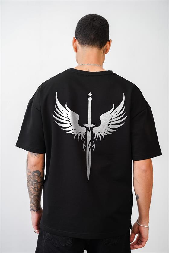 Image of Tricou unisex cu imprimeu de sabie, croială oversize