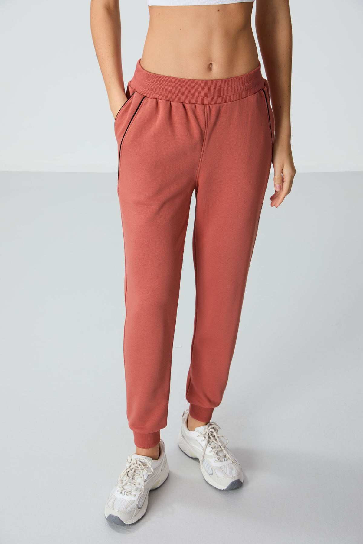 Image of Pantaloni de trening Tile Compact Cotton, grosi, texturați, croială standard, pentru femei - 94660