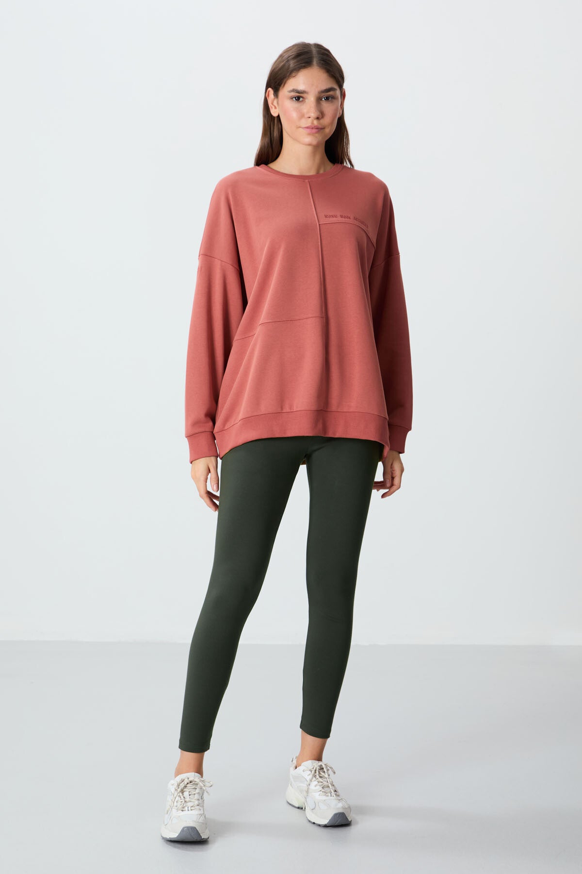 Image of Kiremit Kompakt Pamuklu Kalın Pürüzsüz Dokulu O Yaka Oversize Fit Kadın Sweatshirt - 97288