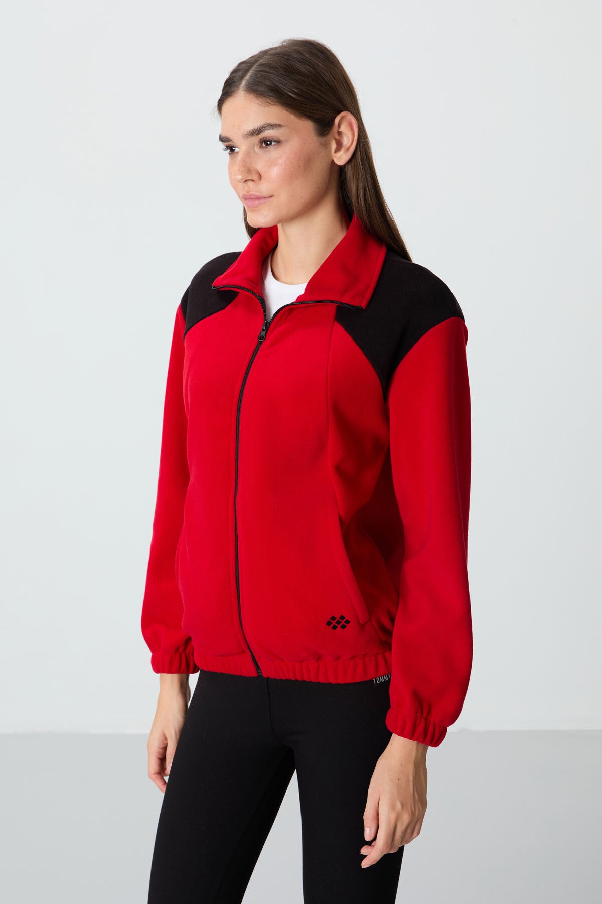 Image of Kırmızı Kalın Yumuşak Dokulu Dik Yaka Oversize Nakışlı Polar Kadın Sweatshirt - 97293