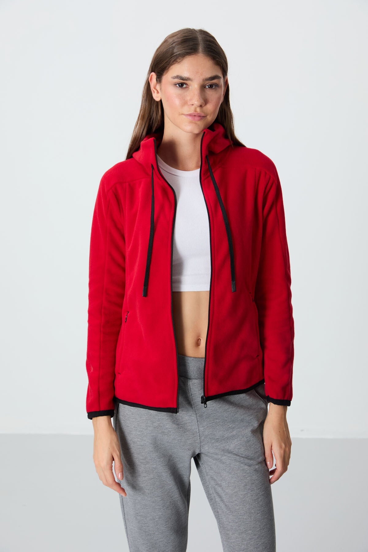 Image of Kırmızı Kalın Yumuşak Dokulu Kapüşonlu Standart Fit Nakışlı Polar Kadın Sweatshirt -97287