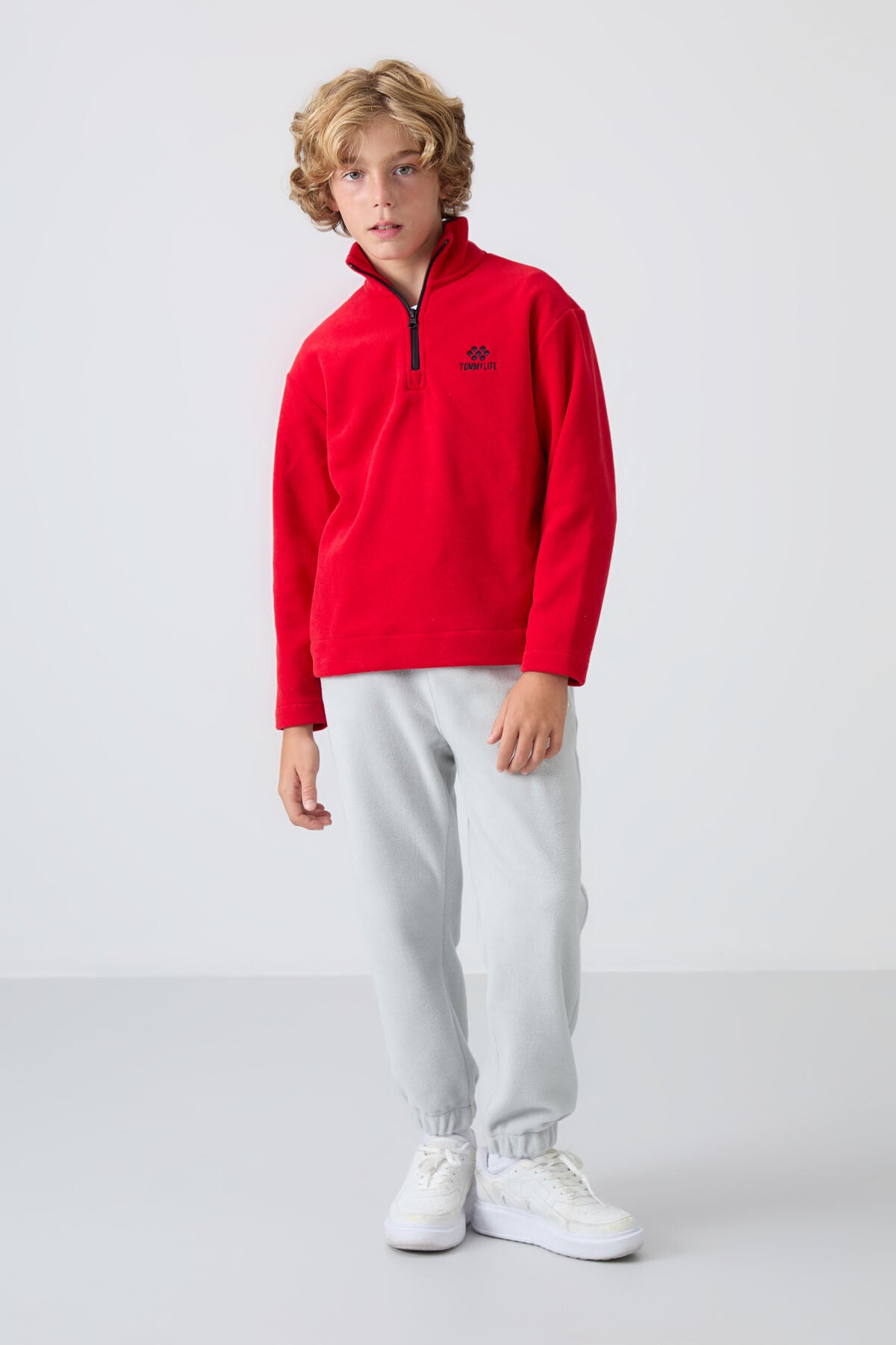 Image of Kırmızı Kalın Yumuşak Dokulu Standart Fit Nakışlı Polar Erkek Çocuk Sweatshirt - 11221