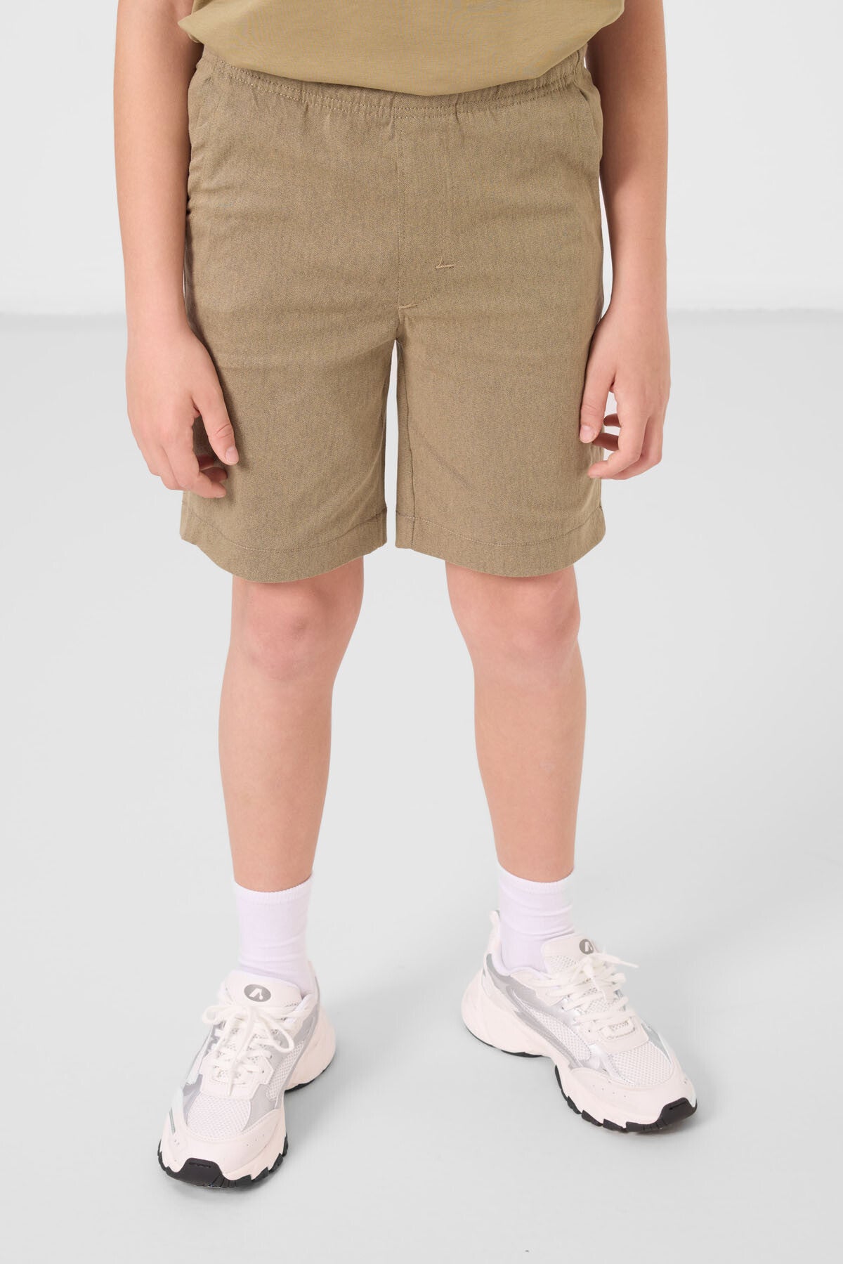 Image of Koyu Bej-Camel Pamuklu Oversize Fit Dokuma Hafif Esnek Chino Erkek Çocuk Şort Takım - 11278