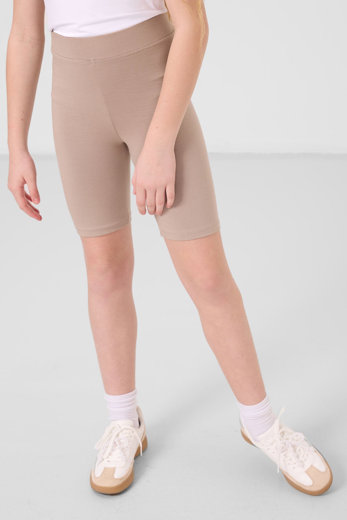 Image of Koyu Bej Pamuklu Kısa Paça Standart Fit Basic Kız Çocuk Tayt - 75188