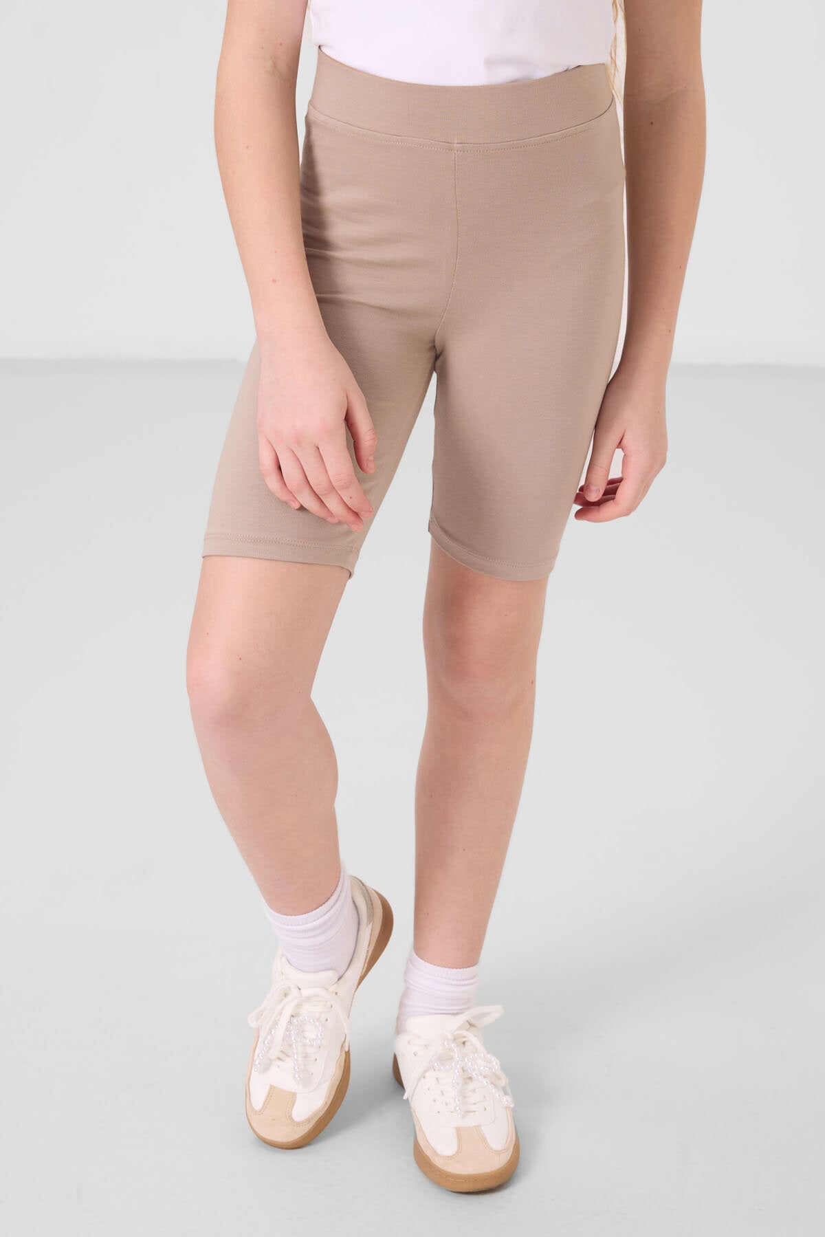 Image of Koyu Bej Pamuklu Kısa Paça Standart Fit Basic Kız Çocuk Tayt - 75188