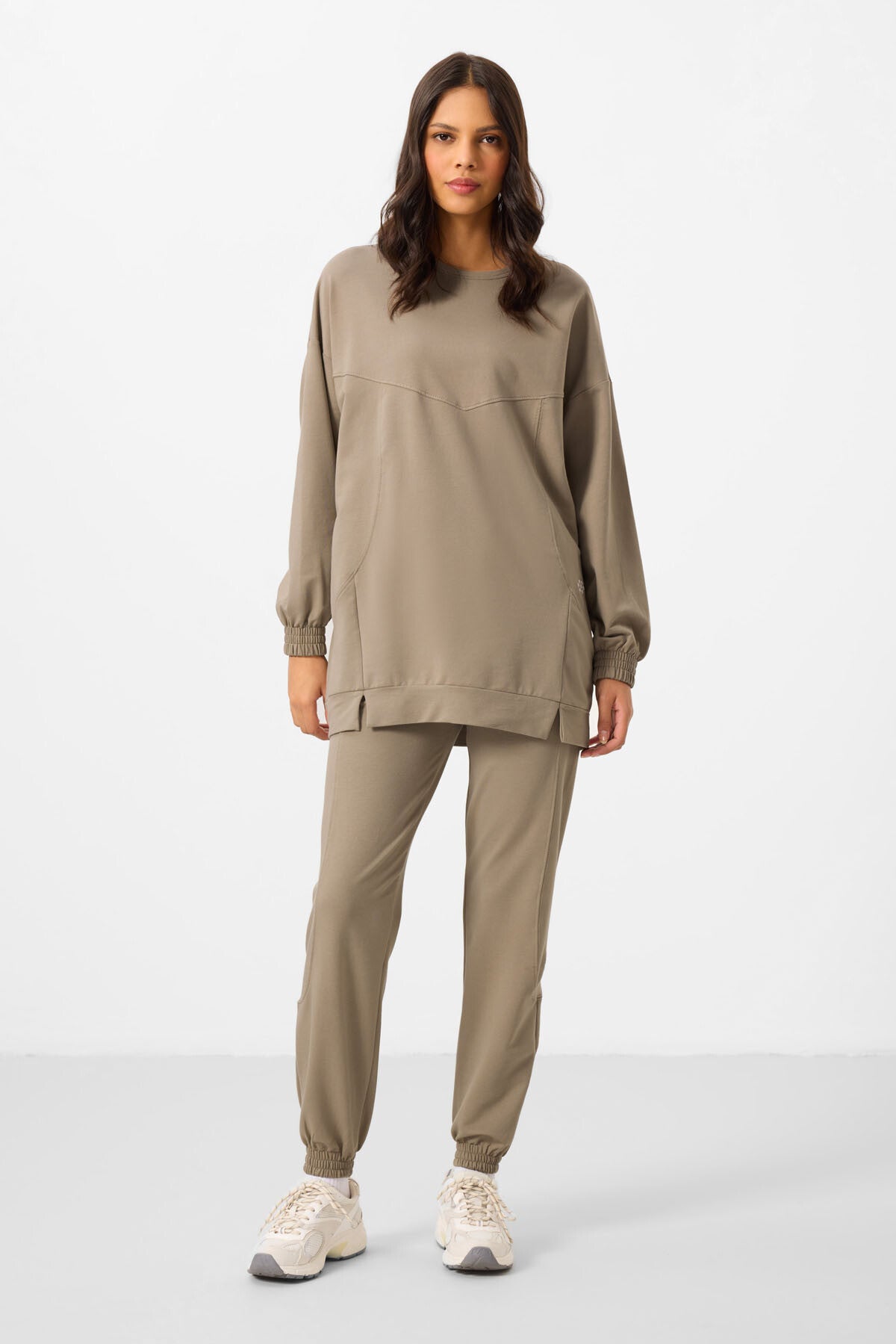 Image of Koyu Bej O Yaka Basic Oversize Kadın Eşofman Tunik Takım - 95347
