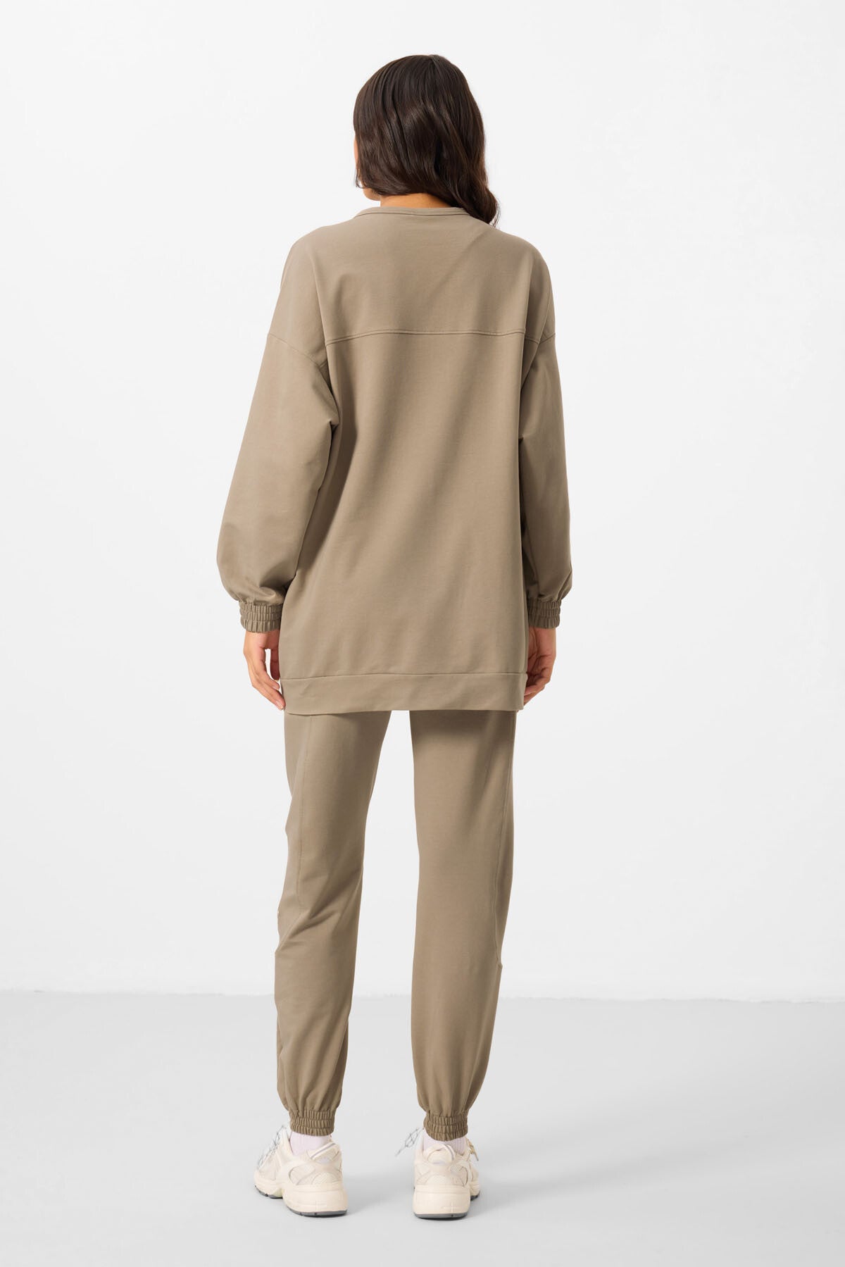 Image of Koyu Bej O Yaka Basic Oversize Kadın Eşofman Tunik Takım - 95347
