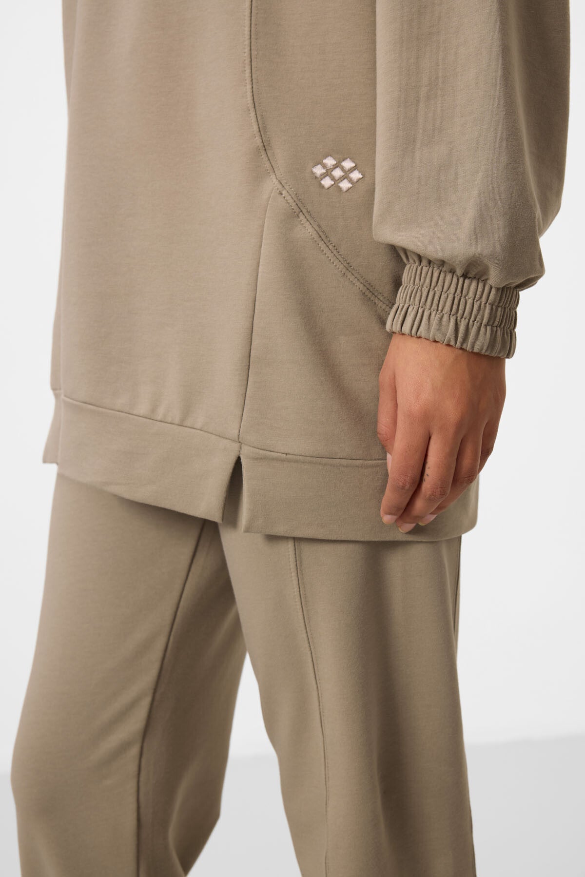 Image of Koyu Bej O Yaka Basic Oversize Kadın Eşofman Tunik Takım - 95347
