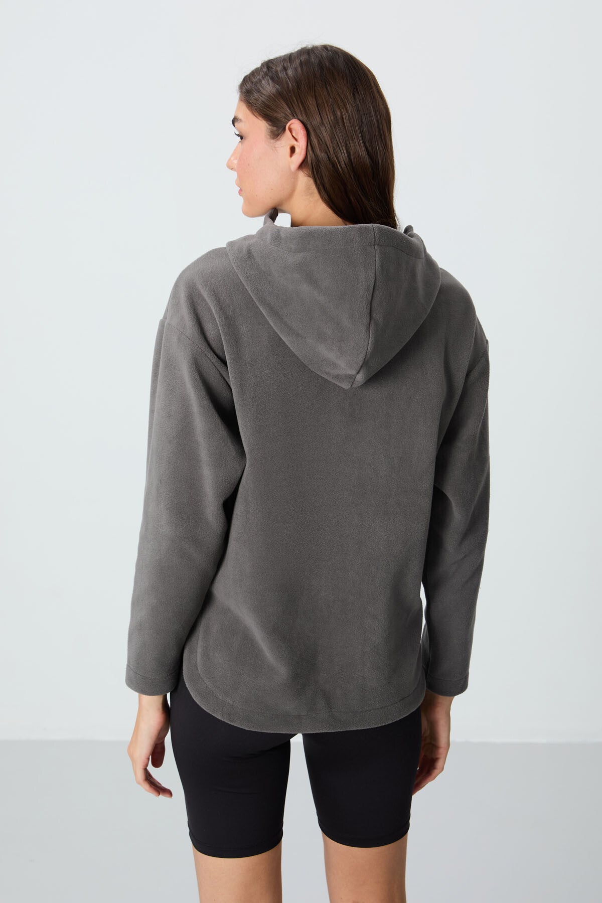 Image of Koyu Gri Kalın Yumuşak Dokulu Kapüşonlu Oversize Nakışlı Polar Kadın Sweatshirt -97286