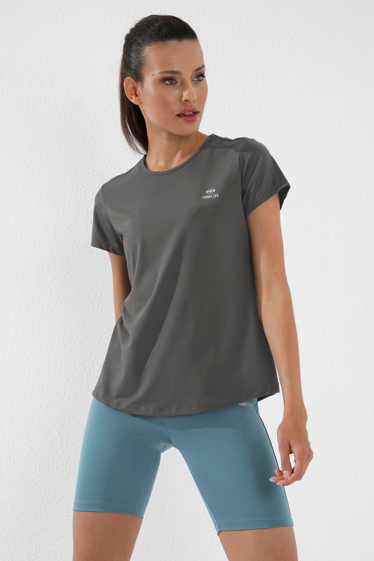 Image of Koyu Gri Basic Kısa Kol Standart Kalıp O Yaka Kadın T-Shirt - 97144