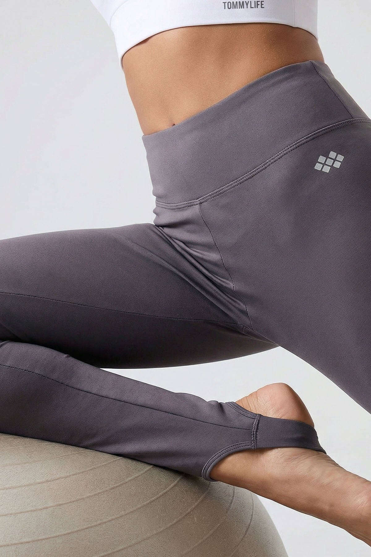 Image of Koyu Gri Standart Fit Esnek Spor Performans Kadın Topuklu Tayt - 94685