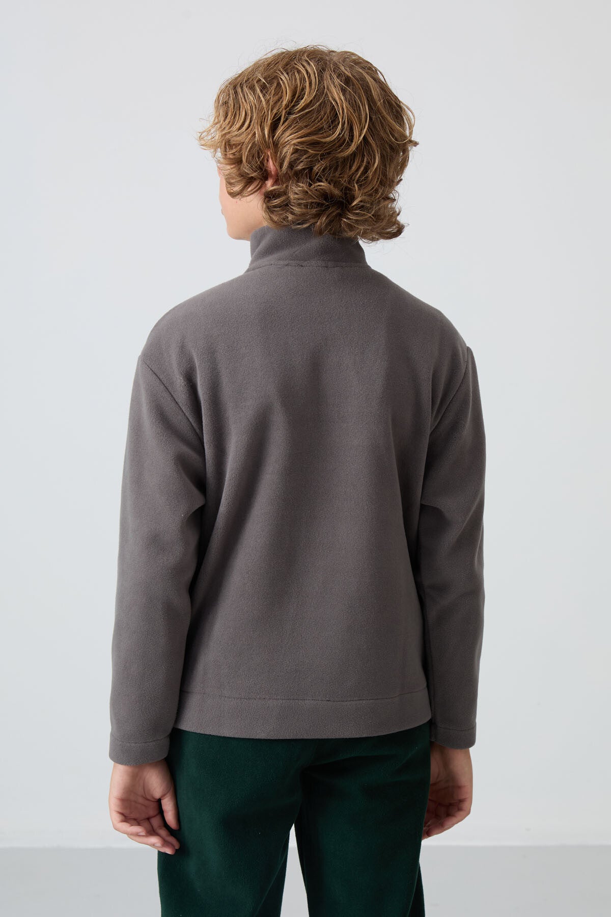 Image of Koyu Gri Kalın Yumuşak Dokulu Standart Fit Nakışlı Polar Erkek Çocuk Sweatshirt - 11221