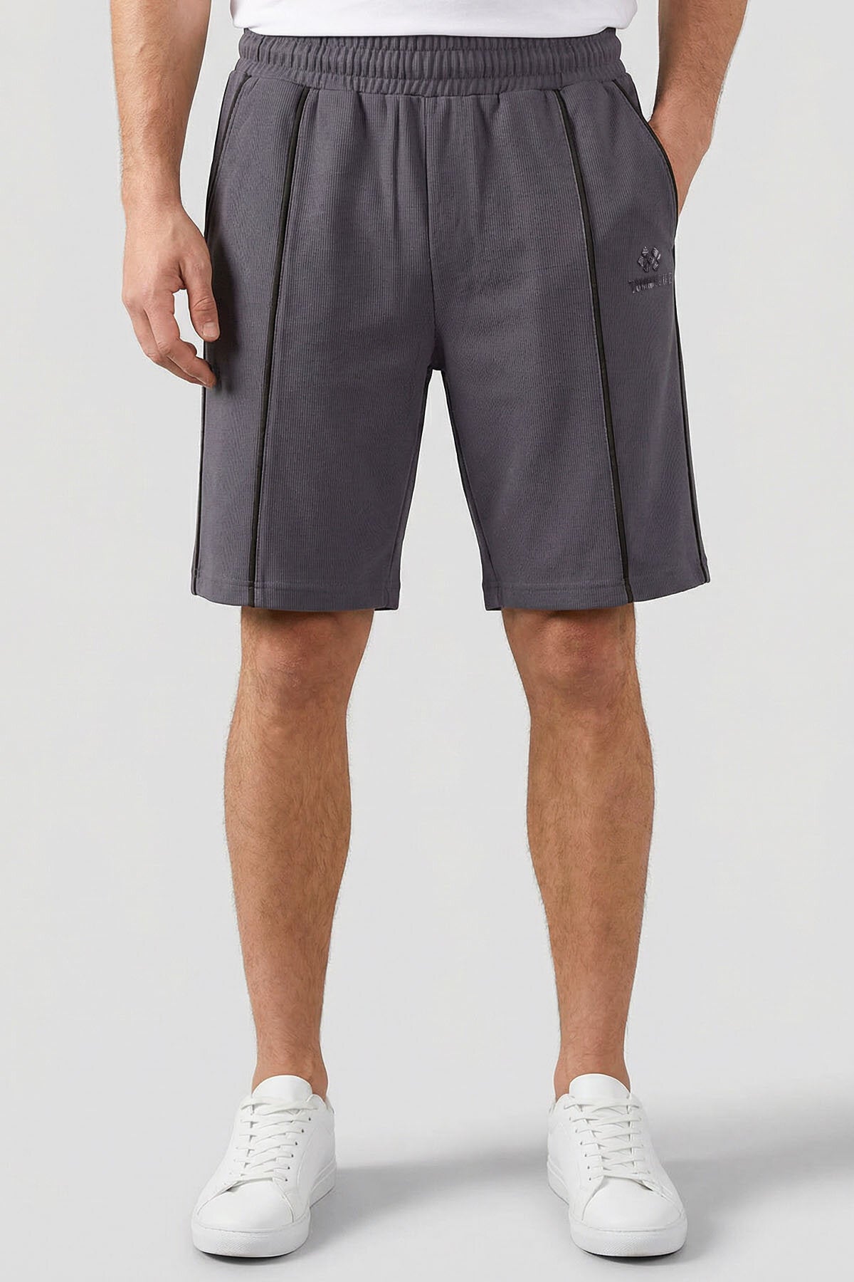 Image of Koyu Gri Oversize Fit Basic Ön Dikiş Detaylı Erkek Şort - 81283