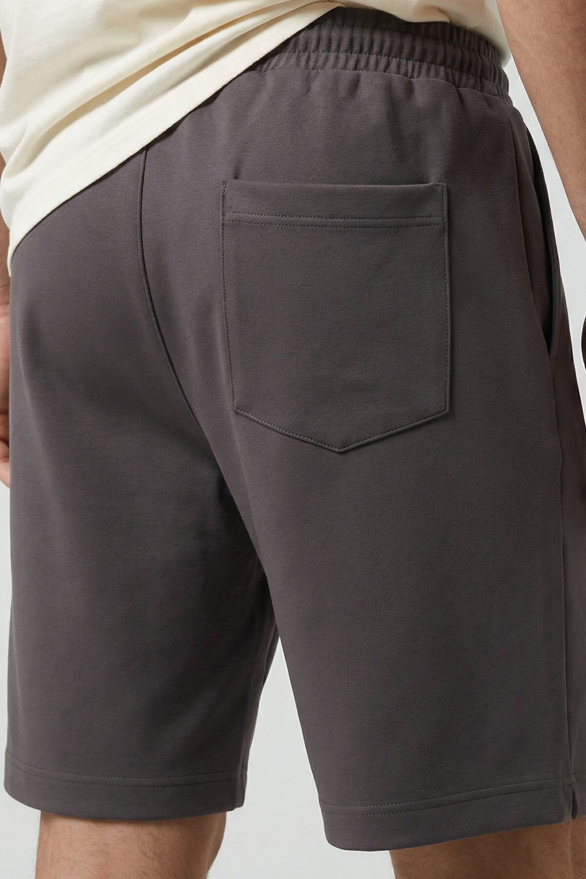 Image of Koyu Gri Standart Fit Basic Arka Cepli Erkek Şort - 81314
