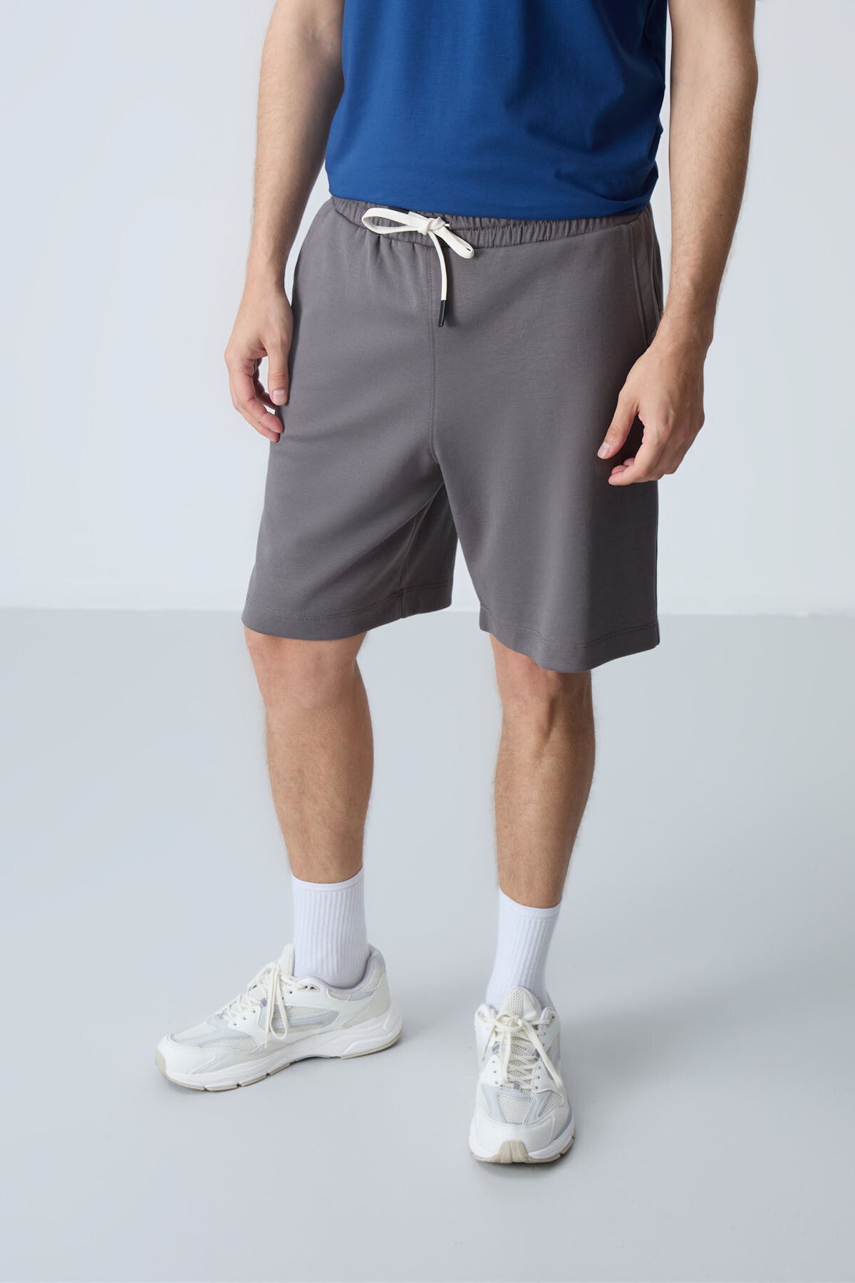 Image of Koyu gri Pamuklu Kalın Yumuşak Dokulu Standart Fit Basic Erkek Şort  - 81275