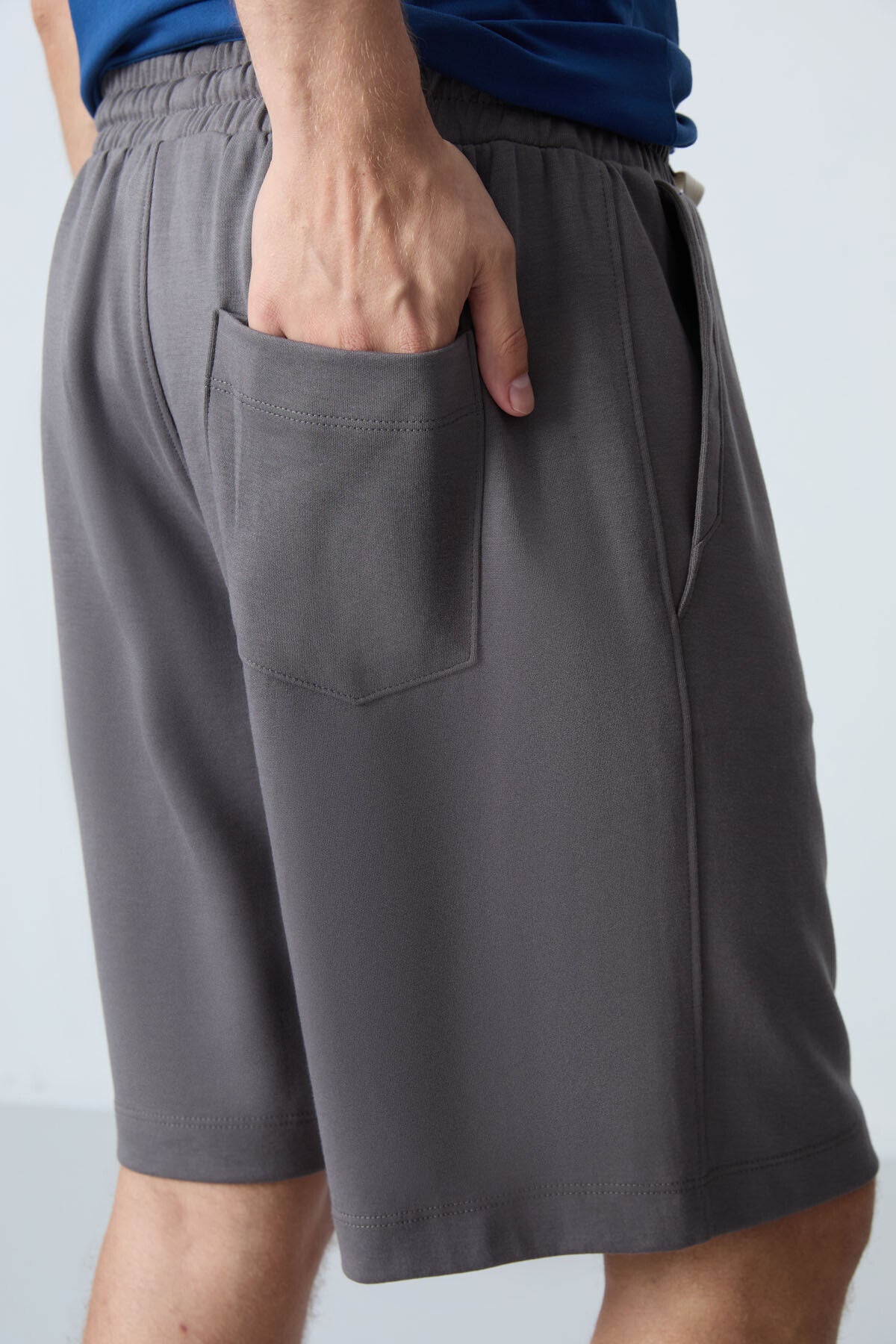 Image of Koyu gri Pamuklu Kalın Yumuşak Dokulu Standart Fit Basic Erkek Şort  - 81275