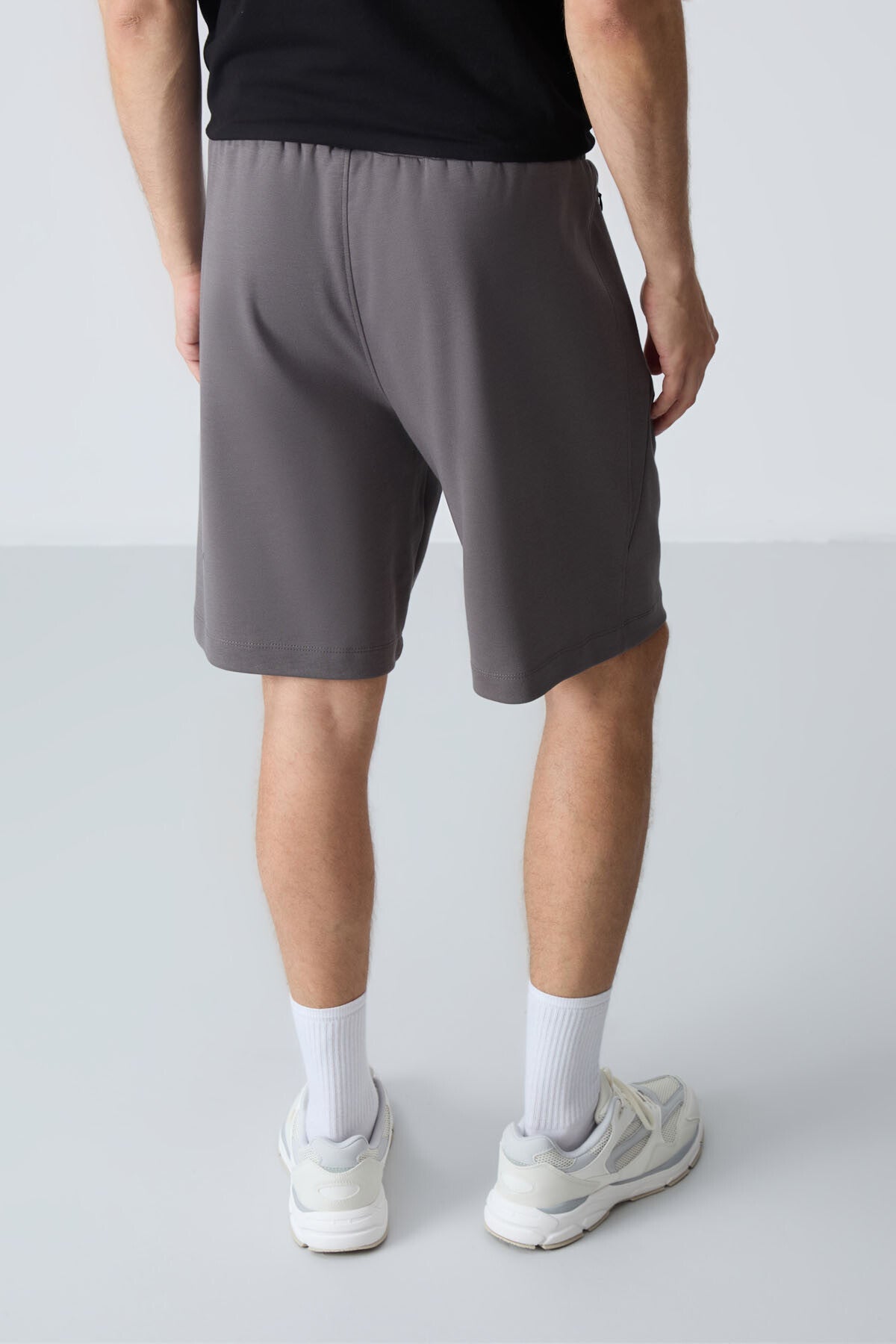 Image of Koyu gri Pamuklu Kalın Yumuşak Dokulu Standart  Fit Basic Erkek Şort  - 81276