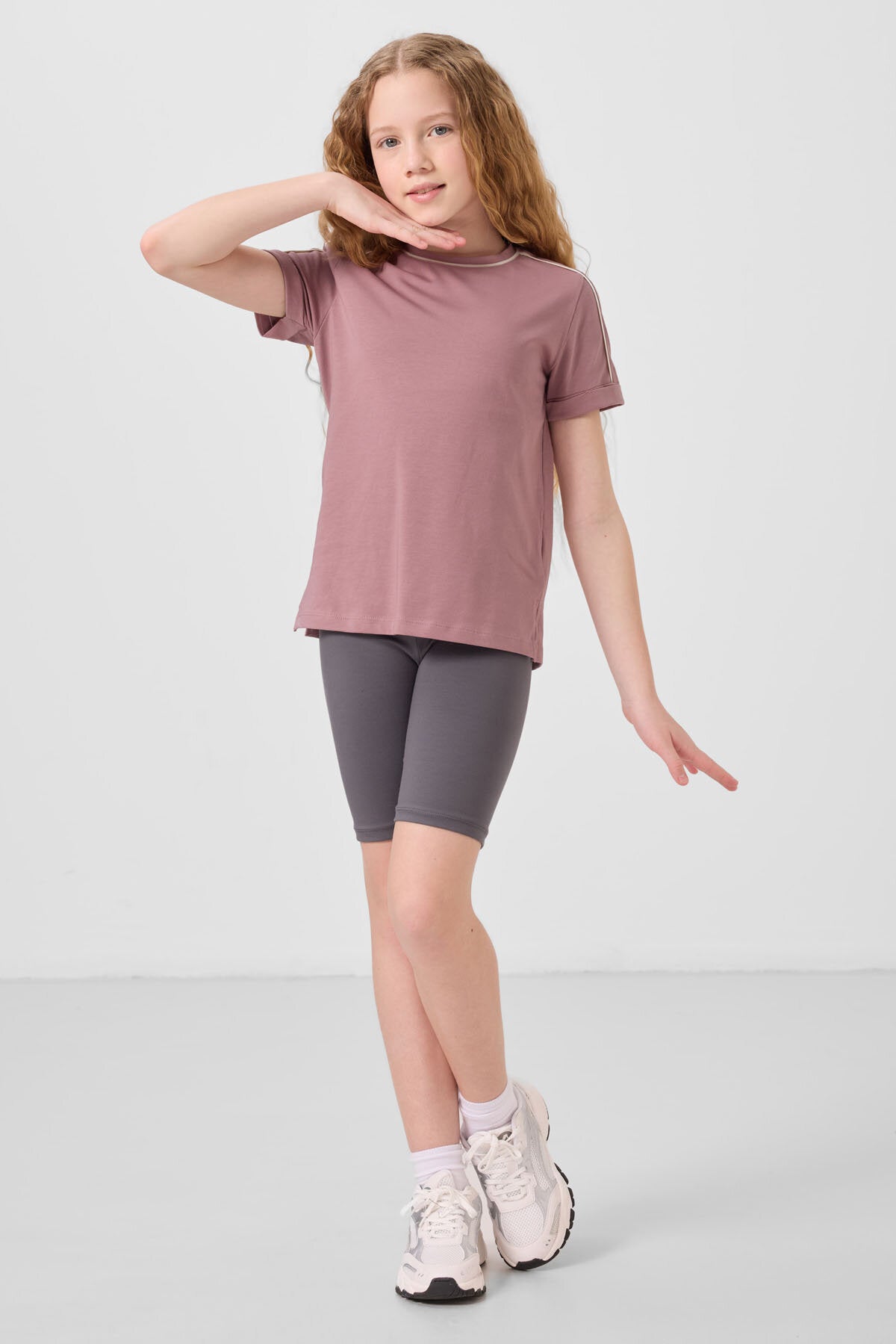 Image of Koyu Gri Pamuklu Kısa Paça Standart Fit Basic Kız Çocuk Tayt - 75188
