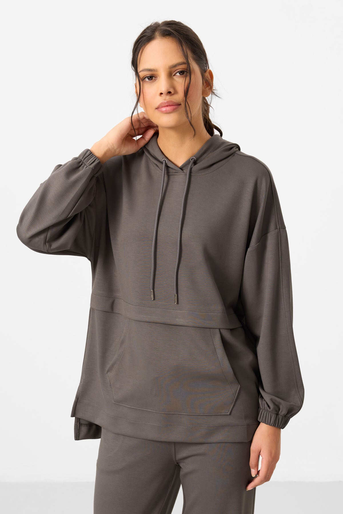 Image of Koyu Gri Yumuşak Dokulu Kapüşonlu Oversize Kadın Eşofman Tunik Takım - 95348
