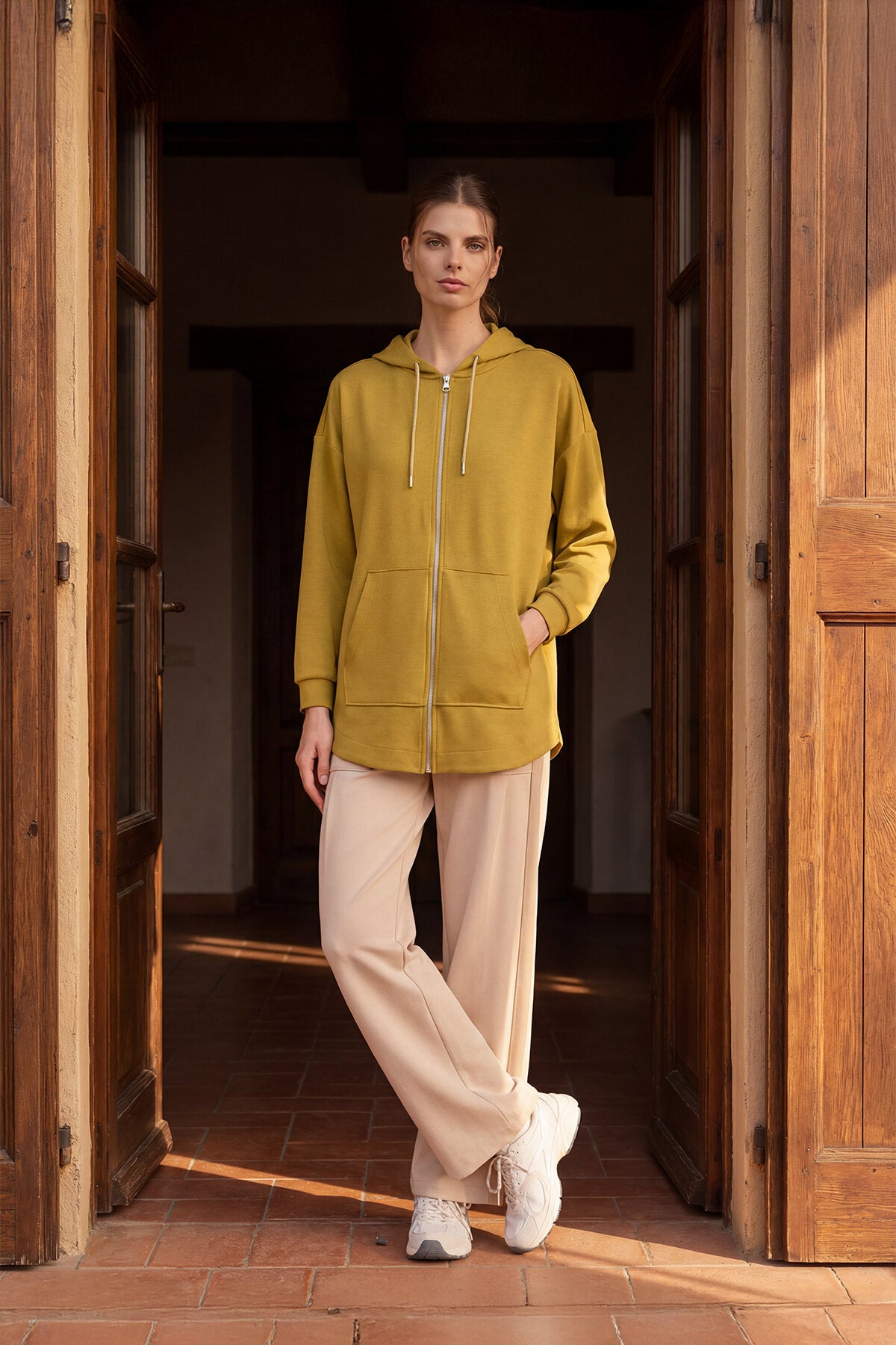 Image of Koyu Hardal Yumuşak Dokulu Kapüşonlu Oversize Kadın Tunik Sweatshirt - 97302