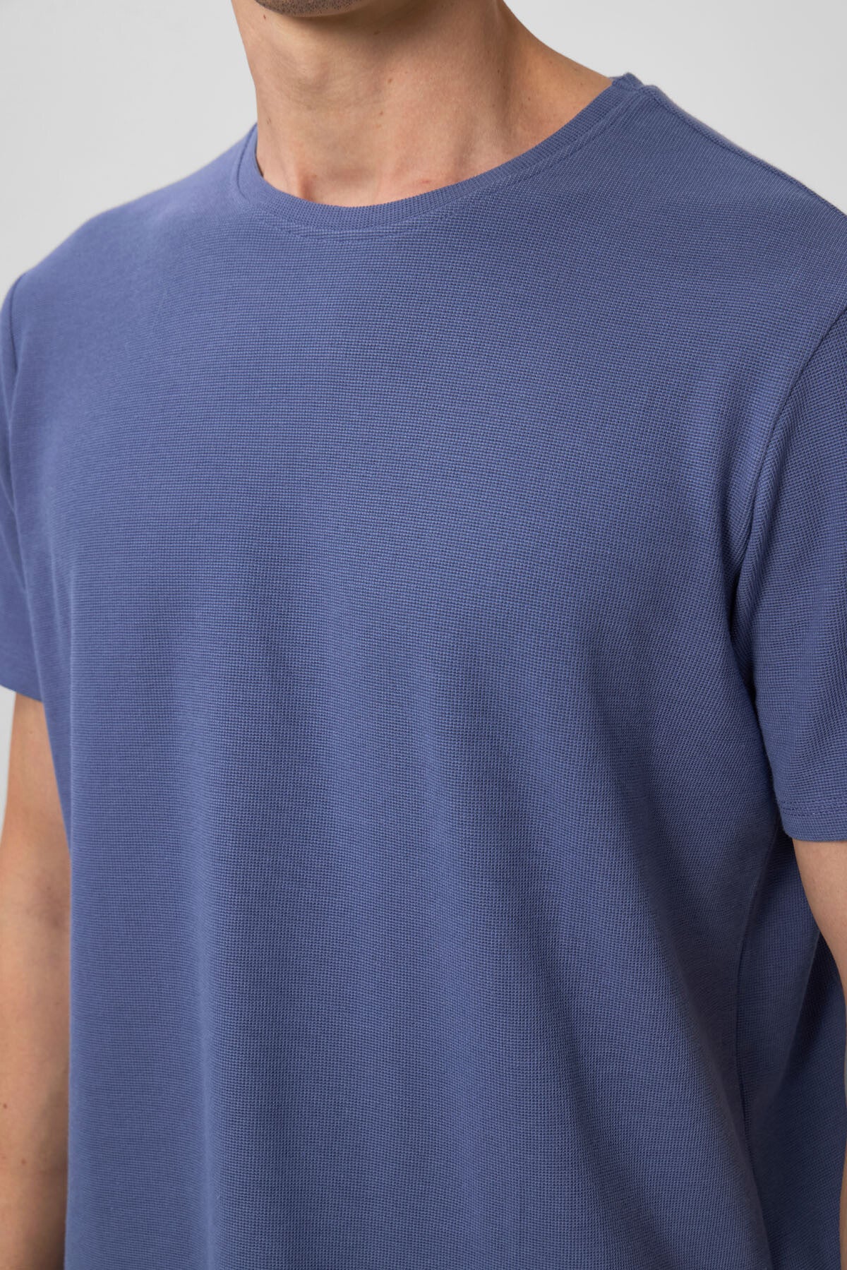 Image of Koyu Mavi Yüzeyi Dokulu Rahat Form Basic Erkek T-Shirt - 88436