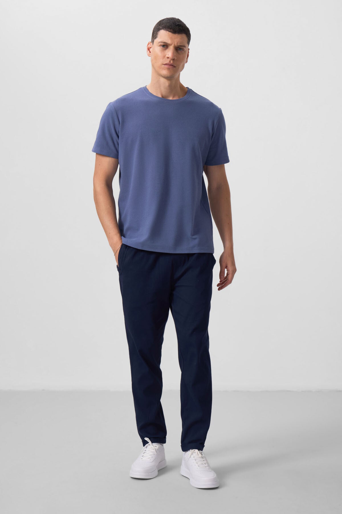 Image of Koyu Mavi Yüzeyi Dokulu Rahat Form Basic Erkek T-Shirt - 88436