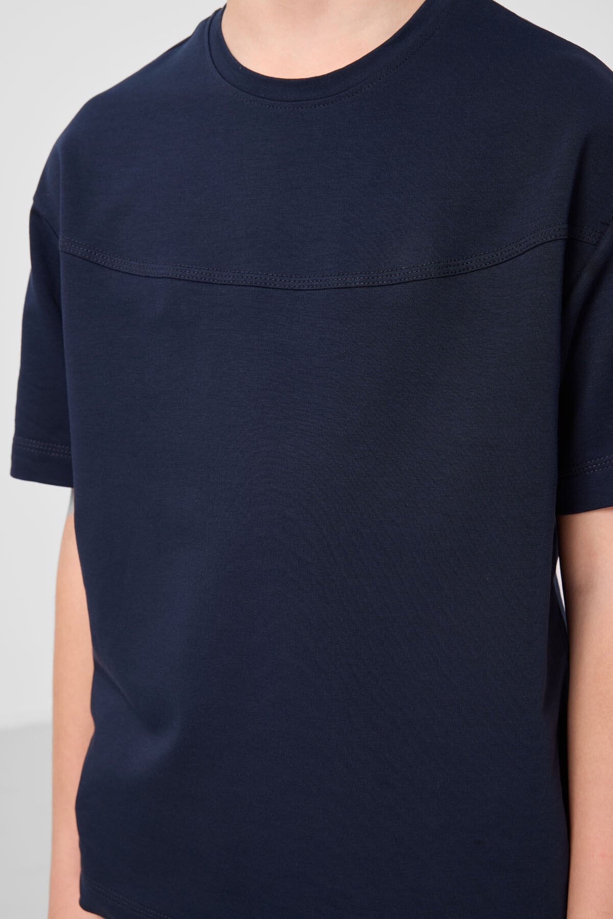 Image of Lacivert Pamuklu Oversize Fit Dokuma Hafif Esnek Chino Erkek Çocuk Şort Takım - 11279