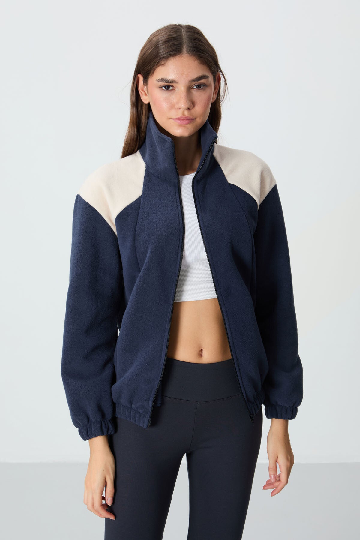 Image of Lacivert Kalın Yumuşak Dokulu Dik Yaka Oversize Nakışlı Polar Kadın Sweatshirt - 97293