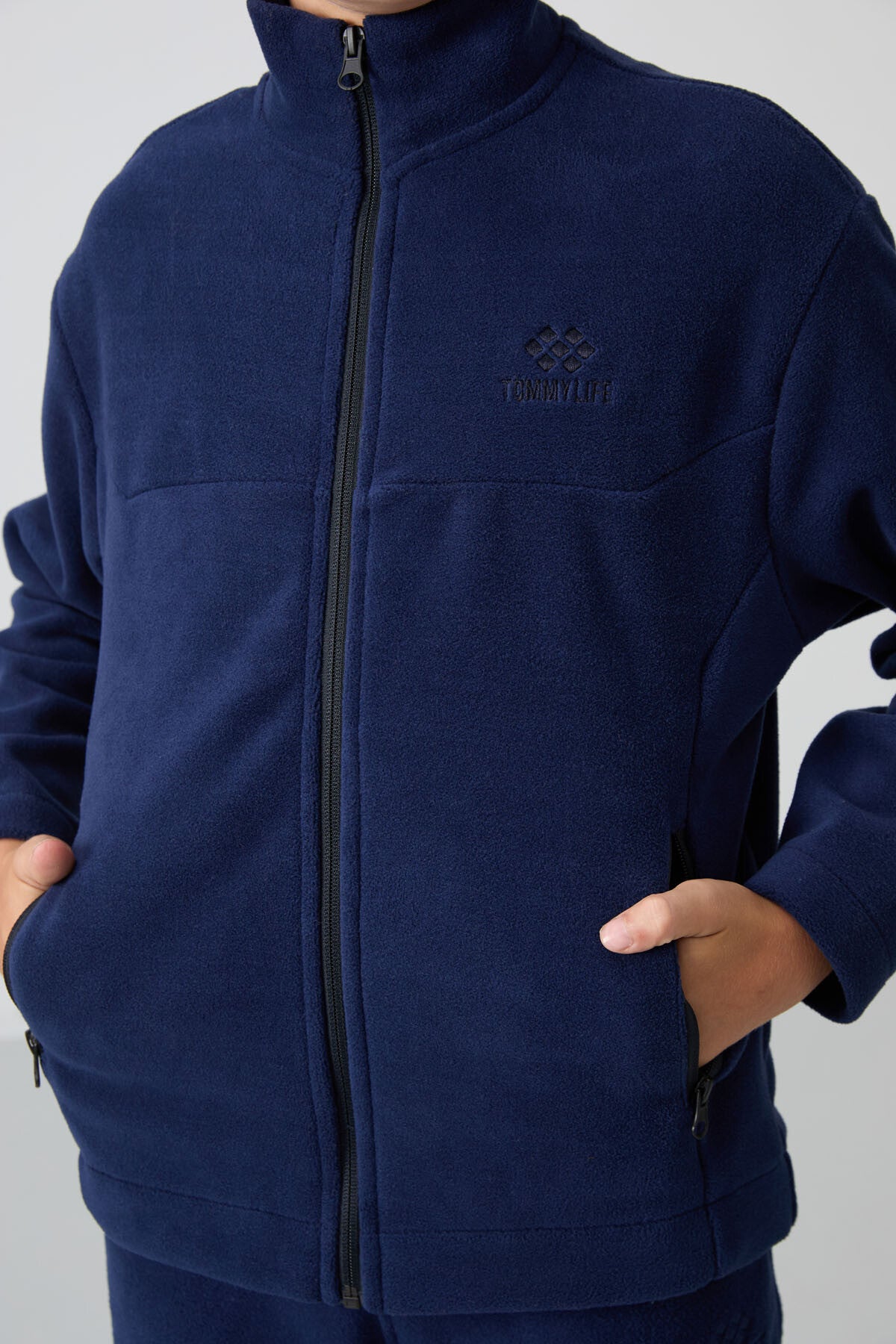 Image of Lacivert Kalın Yumuşak Dokulu Standart Fit Nakışlı Polar Erkek Çocuk Sweatshirt - 11223
