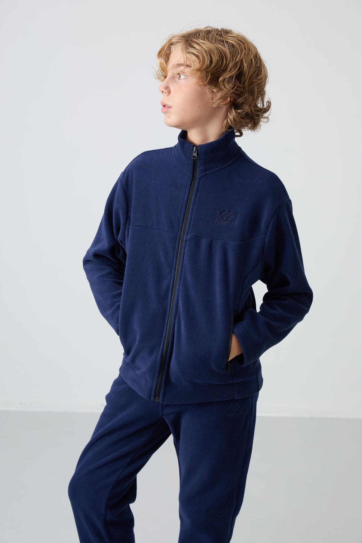 Image of Lacivert Kalın Yumuşak Dokulu Standart Fit Nakışlı Polar Erkek Çocuk Sweatshirt - 11223