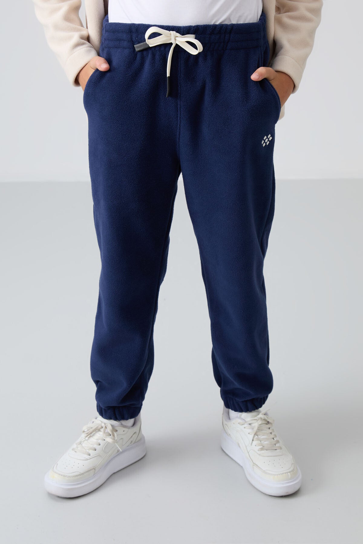 Image of Pantaloni de trening din fleece brodat, groși și texturați, bleumarin, croială standard, pentru băieți - 11220