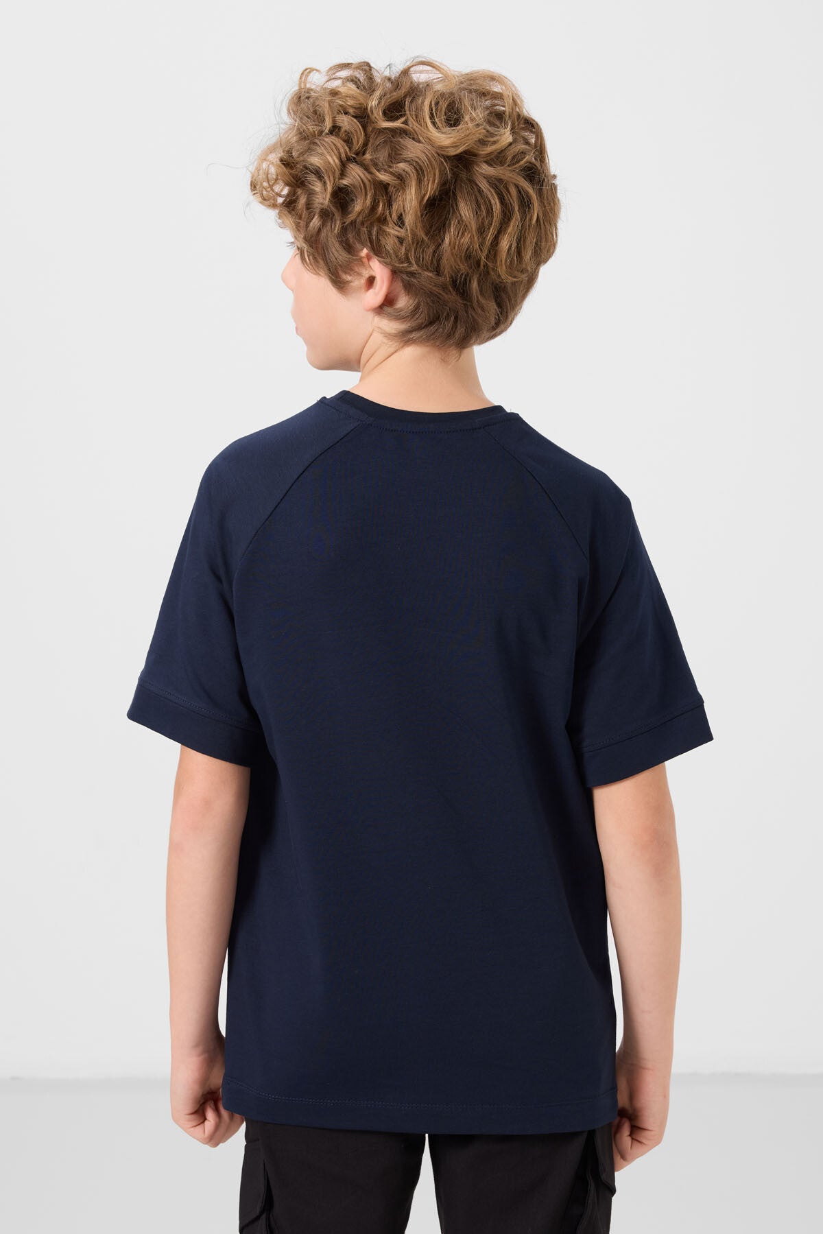 Image of Lacivert Pamuklu Yumuşak Dokulu Oversize Cep Detaylı Erkek Çocuk T-Shirt - 11295