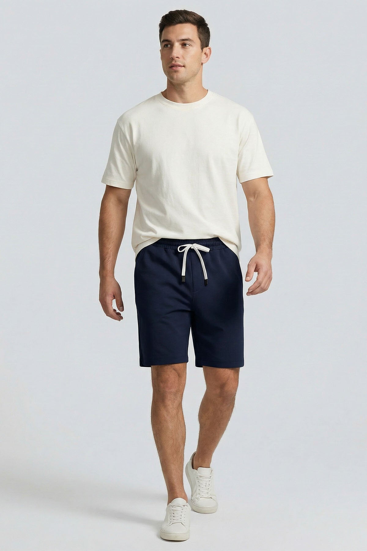 Image of Pantaloni scurți bărbătești bleumarin, croială standard, cu buzunare la spate - 81314