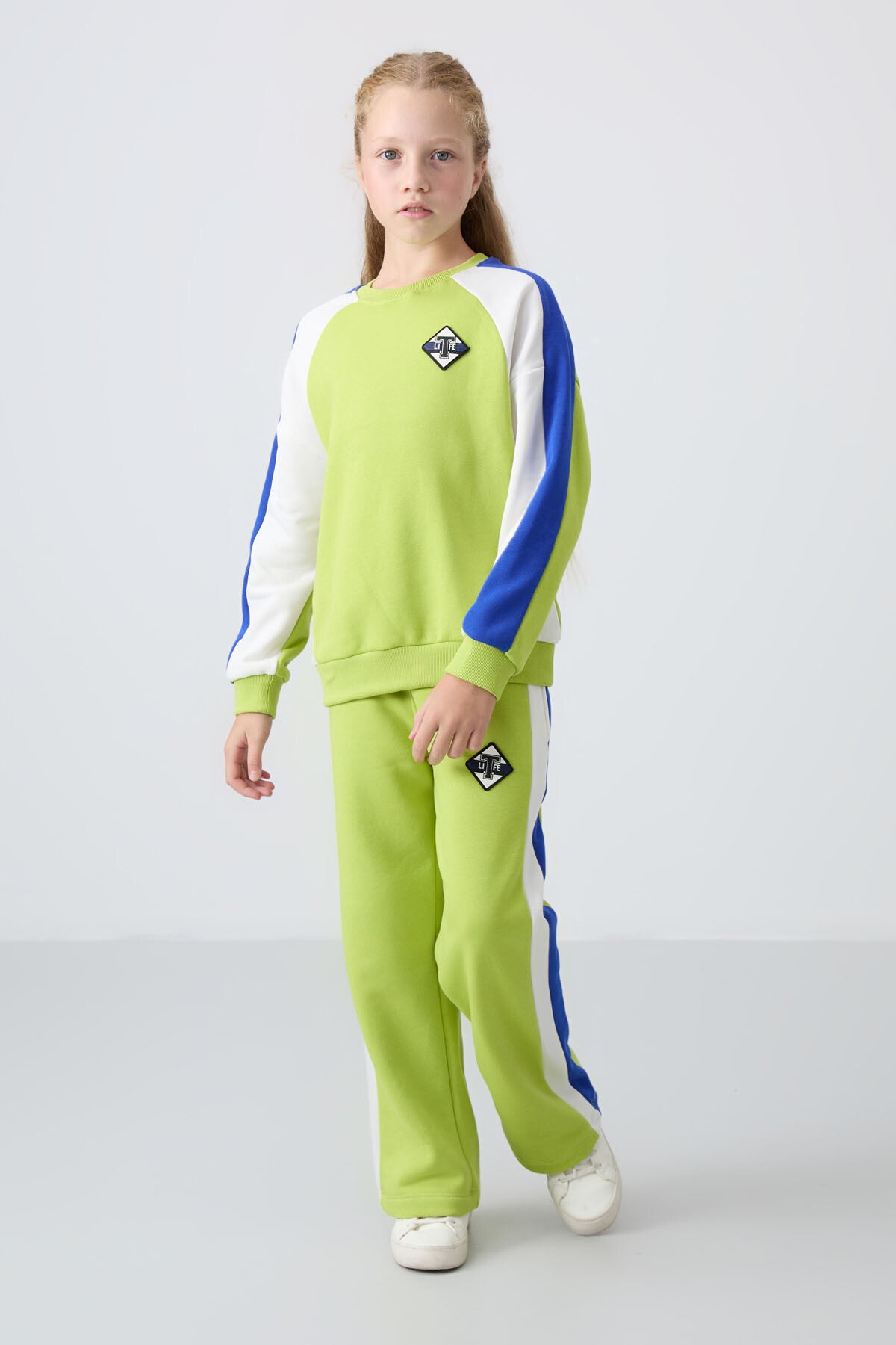 Image of Lime Yeşil O Yaka Geniş Paça Standart Fit Baskılı Kız Çocuk Eşofman Takım - 75165