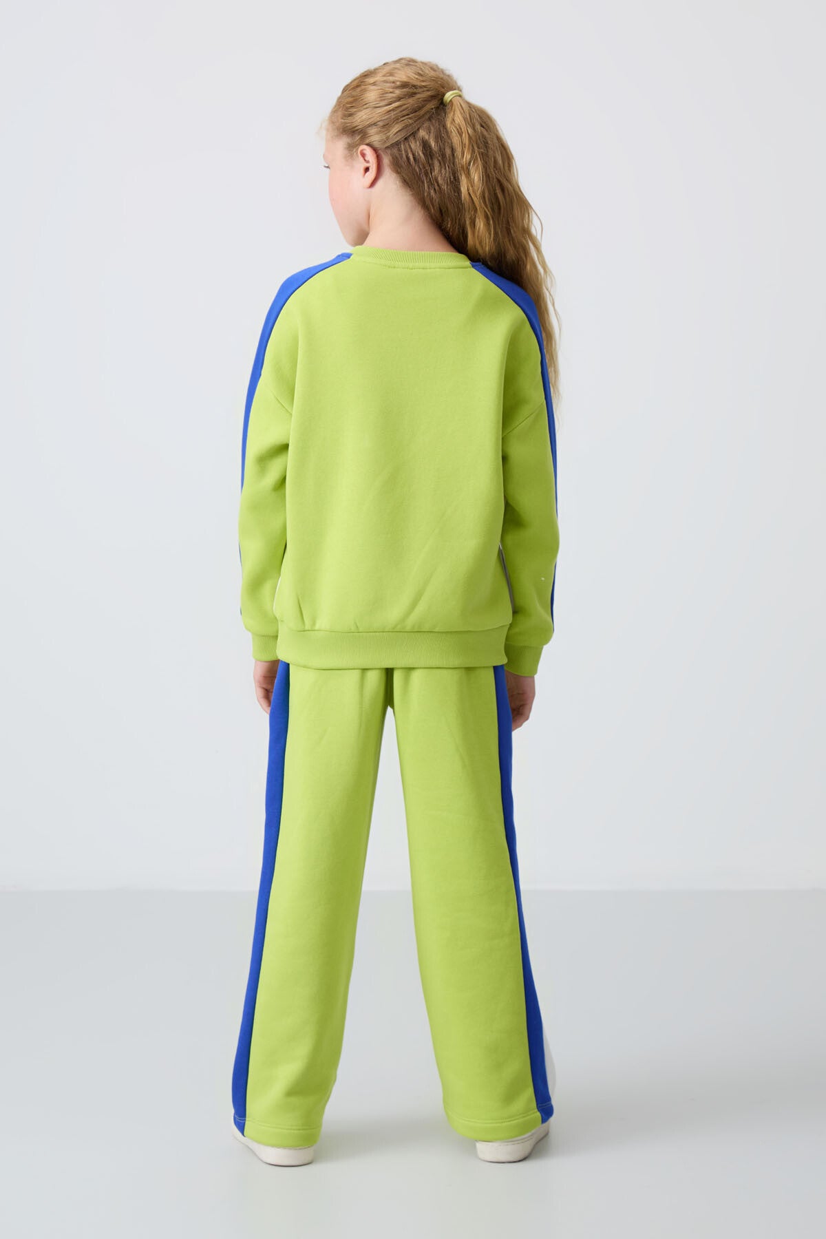 Image of Lime Yeşil O Yaka Geniş Paça Standart Fit Baskılı Kız Çocuk Eşofman Takım - 75165