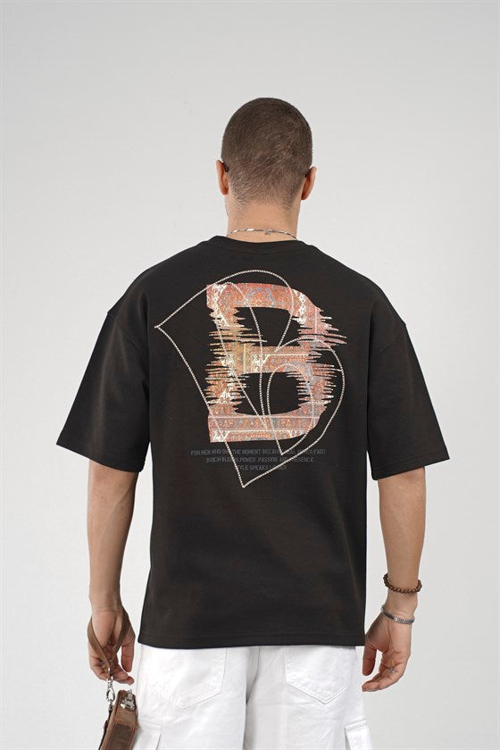 Image of Men's Oversize T-Shirt with Embroidered Details