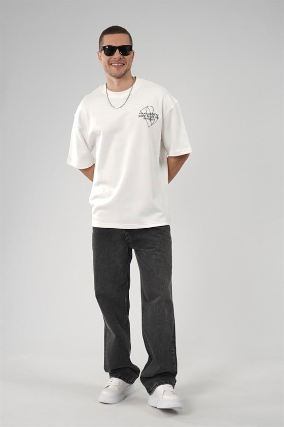 Image of Men's Oversize T-Shirt with Embroidered Details