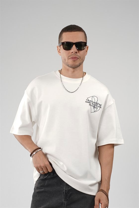 Image of Men's Oversize T-Shirt with Embroidered Details