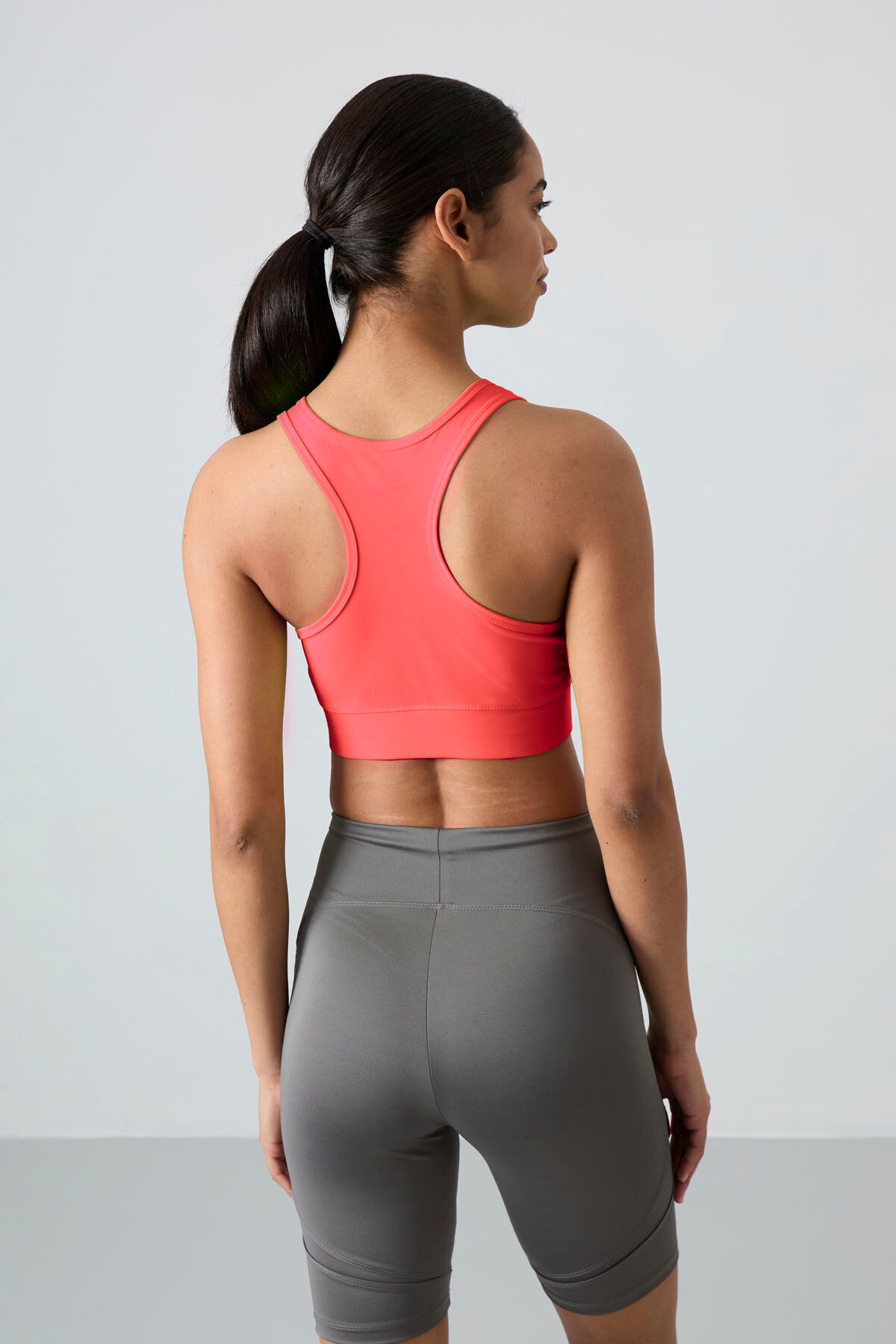 Image of Neon Pembe Sırt Detaylı Dar Kalıp U Yaka Kadın Spor Büstiyer - 97120