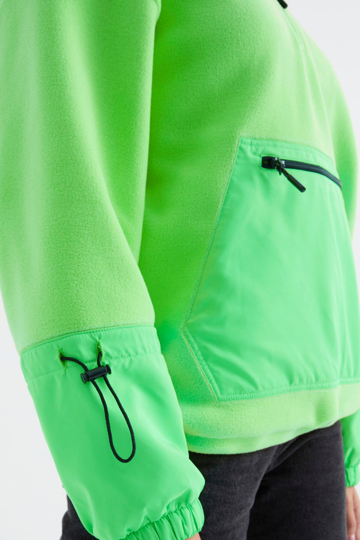 Image of Neon Yeşil Etek Ucu Büzgülü Yarım Fermuarlı Oversize Kadın Polar Sweatshirt - 97238