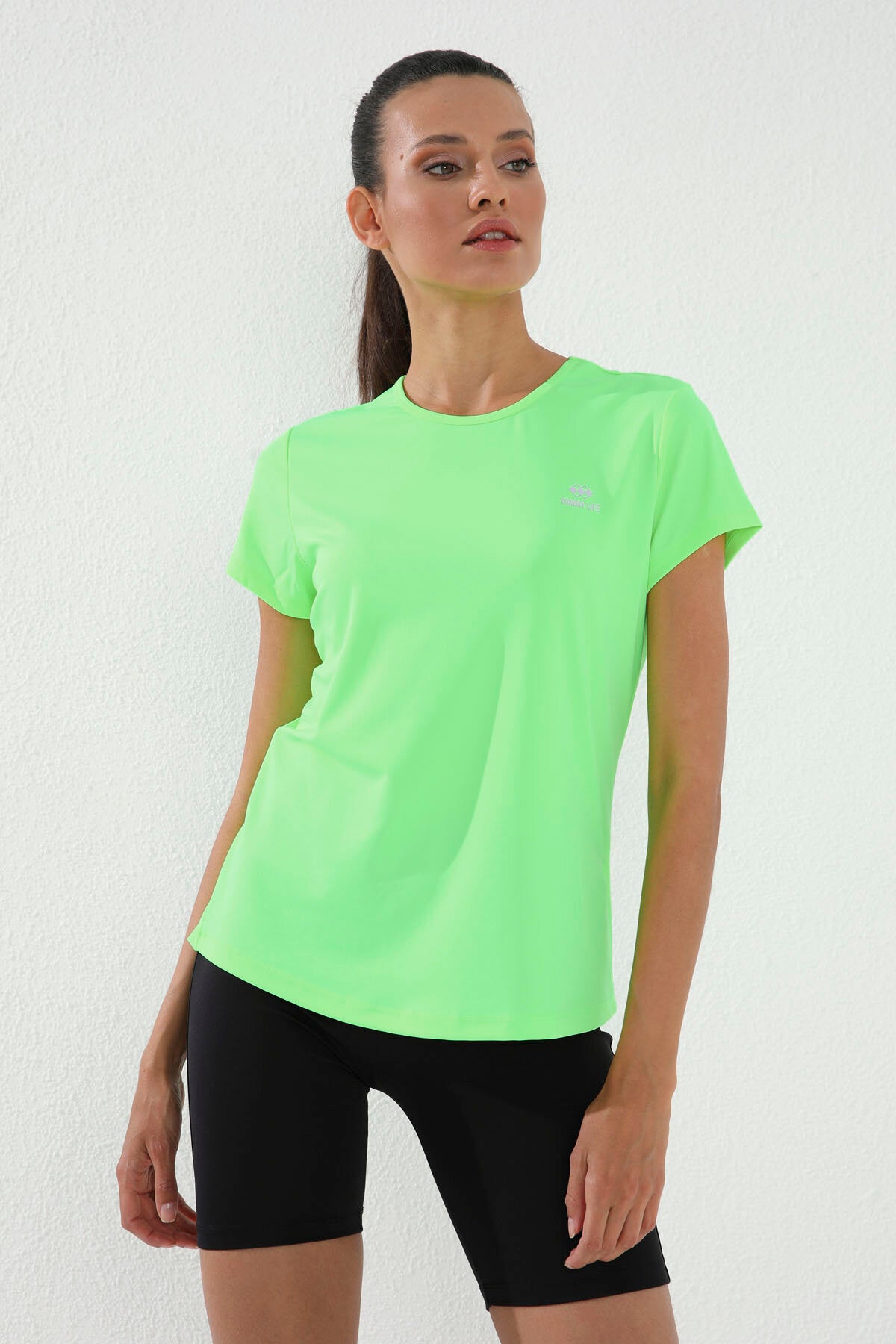 Image of Neon Yeşil Basic Kısa Kol Standart Kalıp O Yaka Kadın T-Shirt - 97144